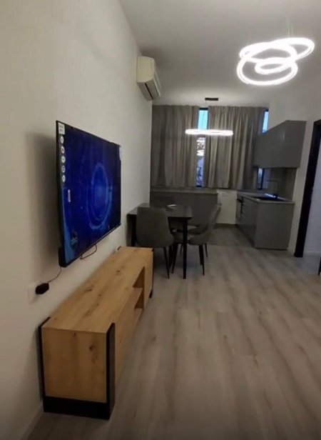 Tirane, jepet me qera apartament 1+1 Kati 2, 65 m² 650 € (Bulevardi Zogu 1)