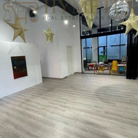 Tirane, jepet me qera ambjent biznesi Kati 0, 110 m² 1.700 € (Tirane, Rruga Jordan Misja, Pallati i Kontaktit)