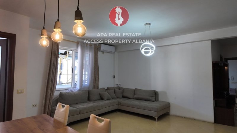Tirane, jepet me qera apartament 2+1+Ballkon Kati 4, 120 m² 750 € (Rrruga Bardhok Biba)