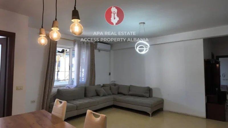 Tirane, jepet me qera apartament 2+1+Ballkon Kati 4, 120 m² 750 € (Rrruga Bardhok Biba)