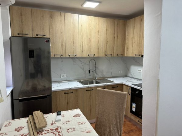Tirane, jepet me qera apartament 2+1 Kati 6, 75 m² 680 € (Optika Roma)