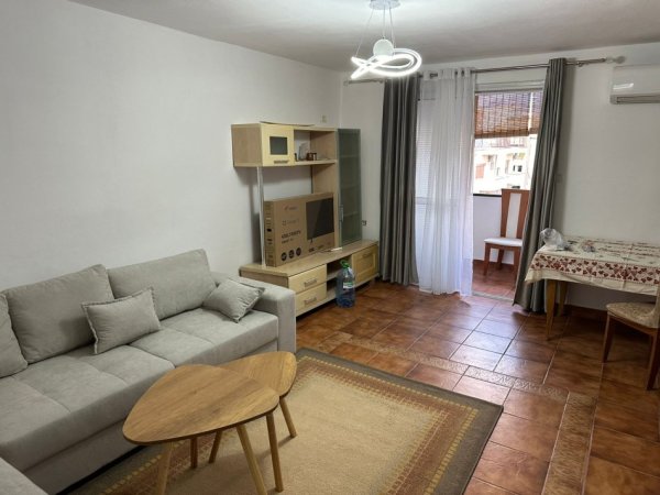 Tirane, jepet me qera apartament 2+1 Kati 6, 75 m² 680 € (Optika Roma)