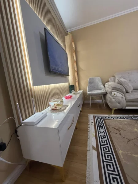 Tirane, shitet apartament 1+1 Kati 3, 110.000 €