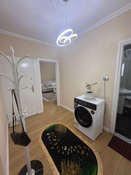Tirane, shitet apartament 1+1 Kati 3, 110.000 €