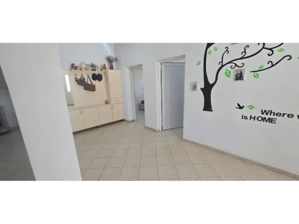 Tirane, shitet shtepi 1 Katshe Kati 1, 282 m² 170.000 € (Kombinat)