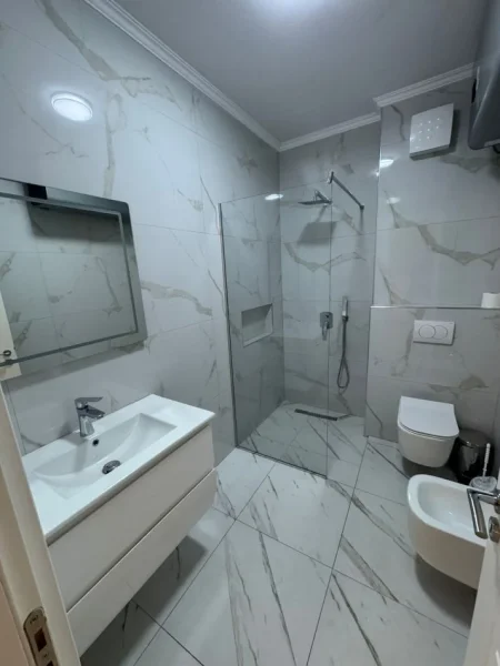 Tirane, jepet me qera apartament 2+1+Ballkon Kati 2, 110 m² 750 € (don bosko)