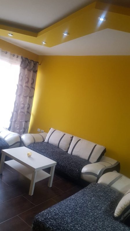Tirane, jepet me qera apartament 2+1+Ballkon Kati 3, 74 m² 400 € (yzberisht)