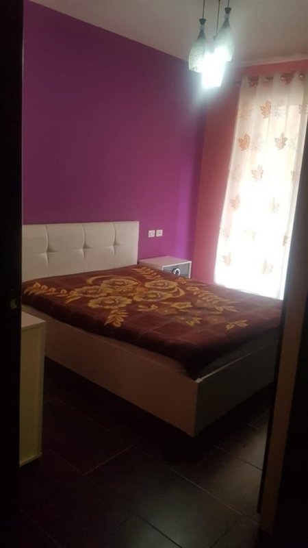 Tirane, jepet me qera apartament 2+1+Ballkon Kati 3, 74 m² 400 € (yzberisht)