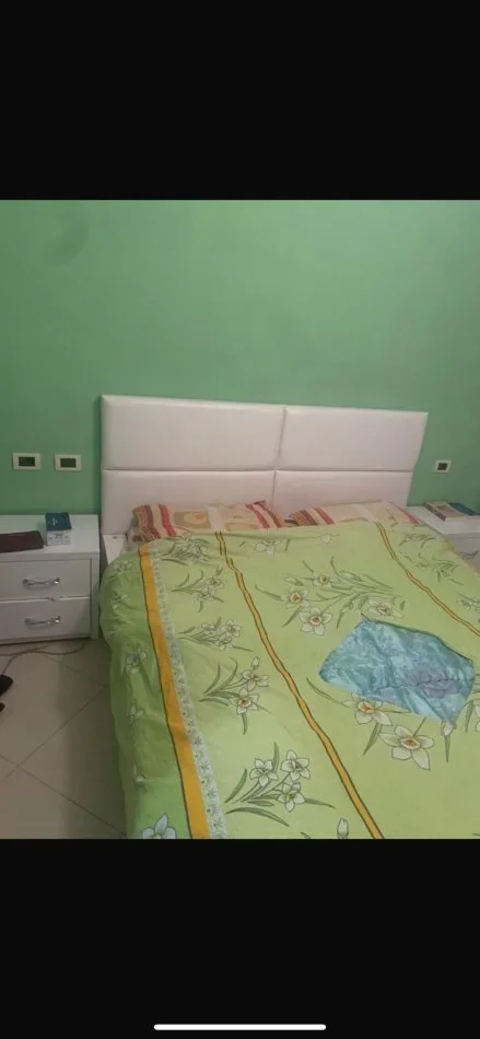 Tirane, jepet me qera apartament 1+1+Ballkon Kati 5, 70 m² 400 € (astir)