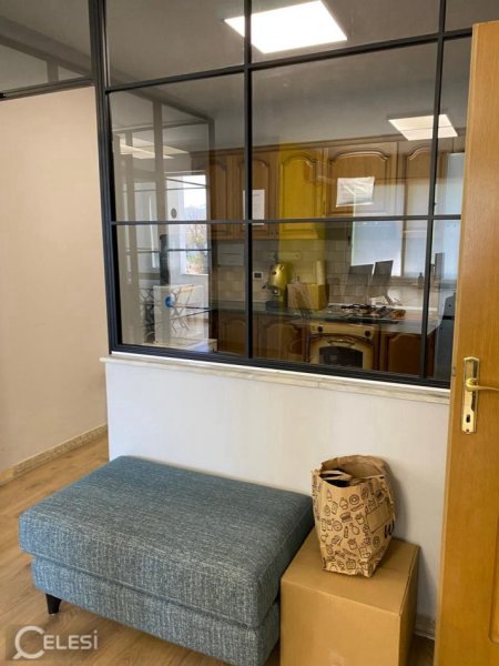 Tirane, jepet me qera zyre Kati 5, 132 m² 2500€ (bllok)