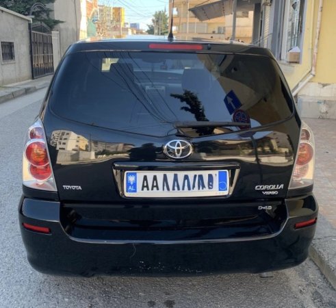 Tirane, shitet makine Toyota Nafte, e zeze manuale Kondicioner 200.100 km 4.700 €