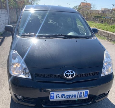 Tirane, shitet makine Toyota Nafte, e zeze manuale Kondicioner 200.100 km 4.700 €