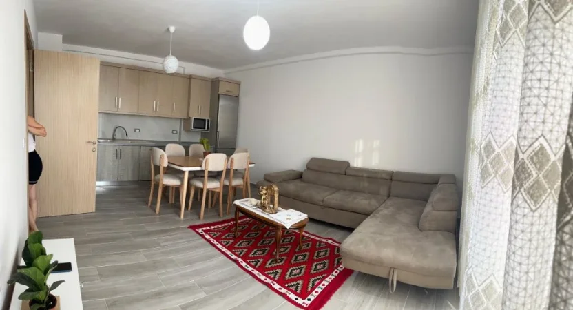 Tirane, jepet me qera apartament 3+1+Ballkon Kati 3, 112 m² 750 € (Rruga 5 Maji)
