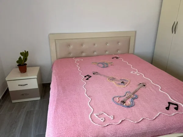 Tirane, jepet me qera apartament 3+1+Ballkon Kati 3, 112 m² 750 € (Rruga 5 Maji)