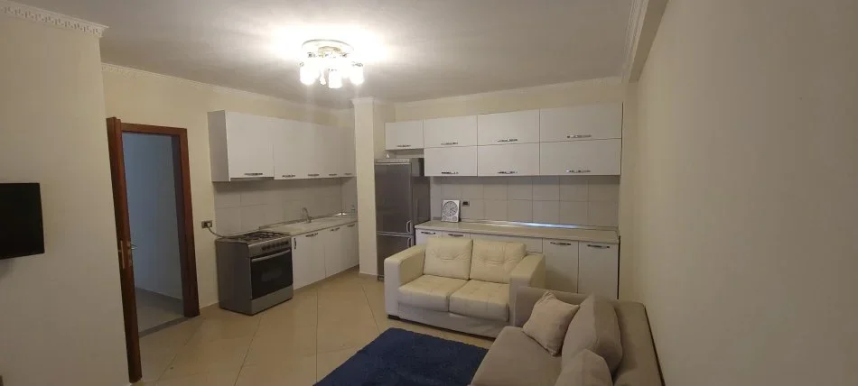 Tirane, jepet me qera apartament 1+1+Ballkon Kati 1, 350 € (Rafaelo 2002 Residence)