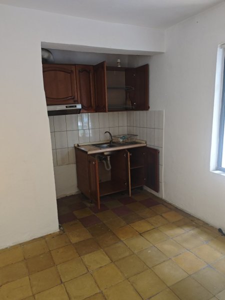 Tirane, jepet me qera apartament 1+1 Kati 2, 65 m² 250 € (Rruga Pandi Dardha)