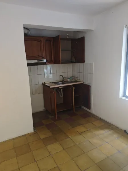 Tirane, jepet me qera apartament 1+1 Kati 2, 65 m² 250 € (Rruga Pandi Dardha)