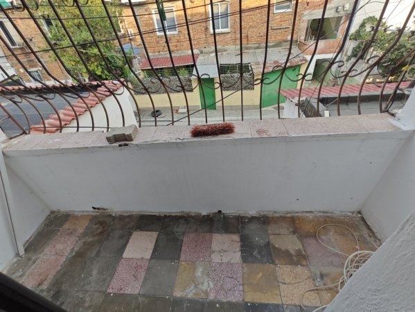 Tirane, jepet me qera apartament 1+1 Kati 2, 65 m² 250 € (Rruga Pandi Dardha)