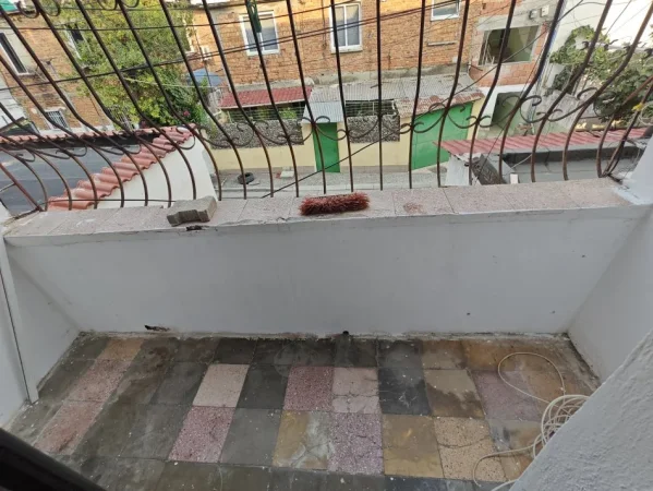Tirane, jepet me qera apartament 1+1 Kati 2, 65 m² 250 € (Rruga Pandi Dardha)