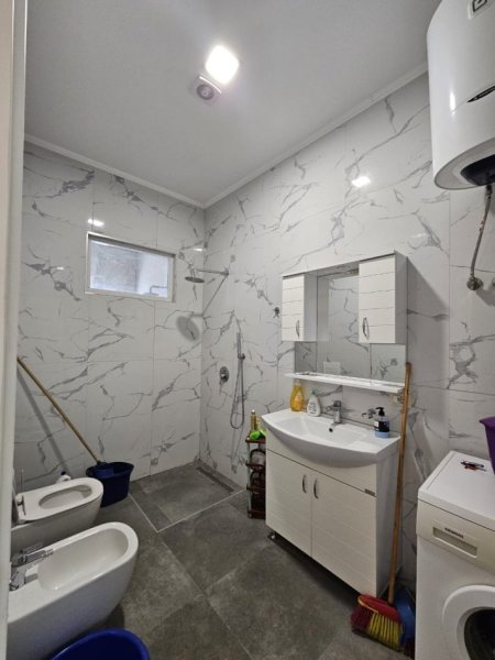 Apartament i Ri 2+1+2WC+2Bllk (Stacioni i Trenit) Mobilim Bashkekohore // Kuzhine e Re || Kondicioner Inverter