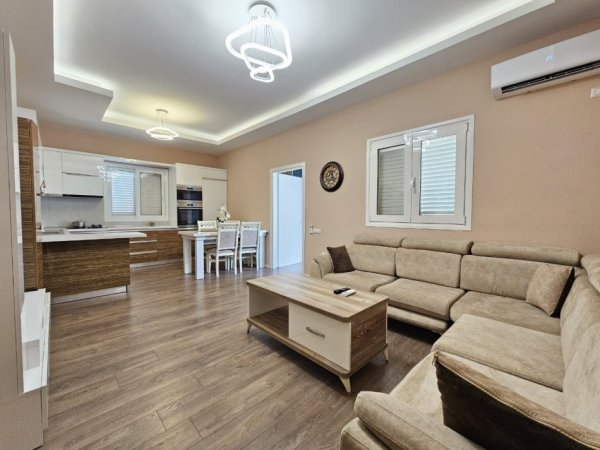 Apartament i Ri 2+1+2WC+2Bllk (Stacioni i Trenit) Mobilim Bashkekohore // Kuzhine e Re || Kondicioner Inverter