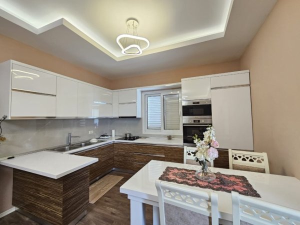 Apartament i Ri 2+1+2WC+2Bllk (Stacioni i Trenit) Mobilim Bashkekohore // Kuzhine e Re || Kondicioner Inverter