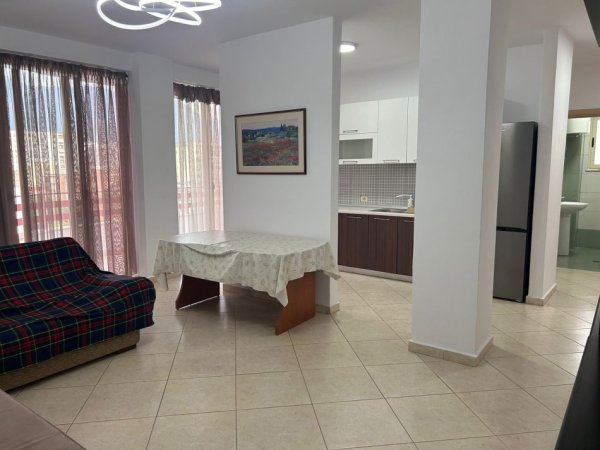 Tirane, jepet me qera apartament 2+1+Ballkon Kati 6, 95 m² 600 € (Midis Rrugës Bardhyl dhe Pediatrisë)
