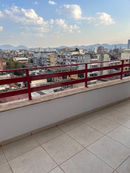 Tirane, jepet me qera apartament 2+1+Ballkon Kati 6, 95 m² 600 € (Midis Rrugës Bardhyl dhe Pediatrisë)