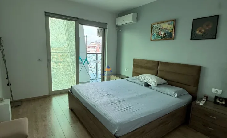 Tirane, jepet me qera apartament 1+1+BALLKON TE AMBASADOR 3,STADIUMI AIR ALBANIA 1300 EURO