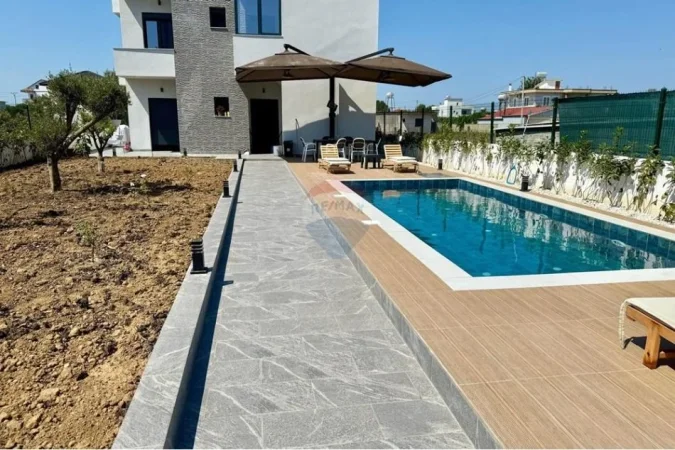 Tirane, shitet Vile 4+1+Ballkon , 450.000 € 