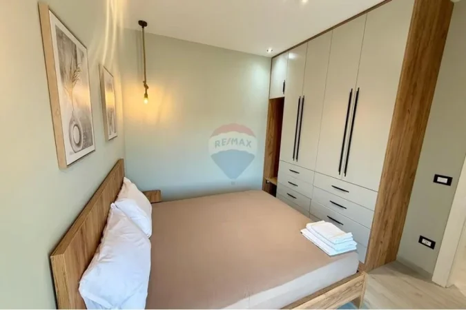 Tirane, shitet Vile 4+1+Ballkon , 450.000 € 