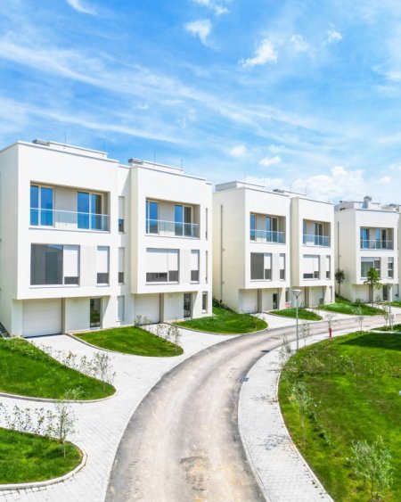 Tirane, shes Vile 3 Katshe Kati 3, 197 m² 360.000 € (Rruga e Turdive)