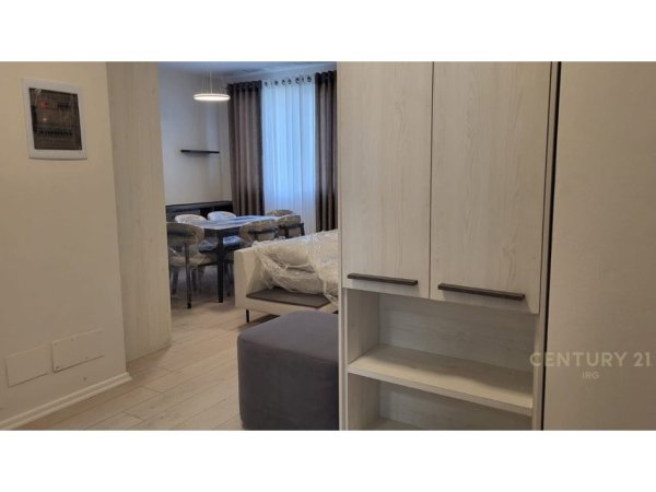 Tirane, jepet me qera apartament 2+1 Kati 4, 96 m² 700 € (Tek River Residence)