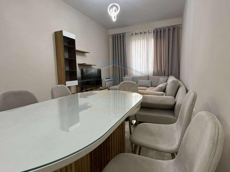 Tirane, jepet me qera apartament 2+1 Kati 5, 92 m² 600 € (YZBERISHT,GRAND GALLERY)