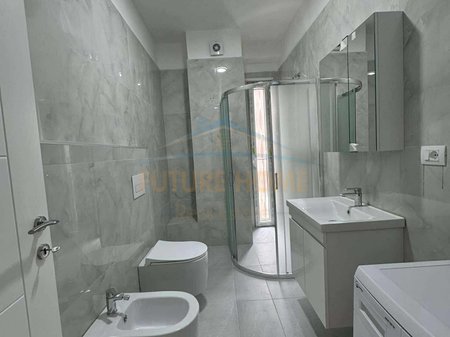 Tirane, jepet me qera apartament 2+1 Kati 5, 92 m² 600 € (YZBERISHT,GRAND GALLERY)