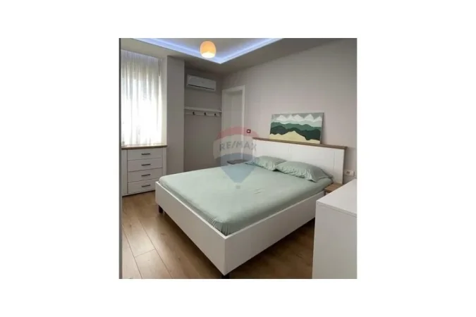 Tirane, jepet me qera 2+1 , 100 m² 850 € (Kompleksi Delijorgji, Rruga e Kavajës, Tiranë)