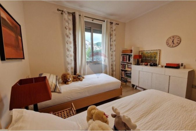 Tirane, jepet me qera apartament 1+1 , 65 m² 600 € (Rruga Hamdi Sina, Liqeni I Thatë, Tiranë)