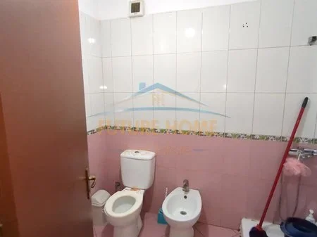 Tirane, jepet me qera apartament 2+1 Kati 7, 118 m² 450 € 