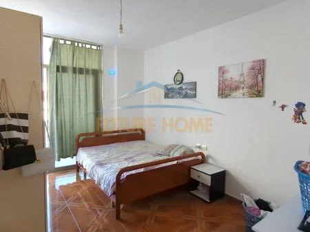 Tirane, jepet me qera apartament 2+1 Kati 7, 118 m² 450 € 