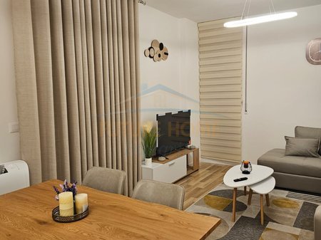 Tirane, jepet me qera apartament 2+1 Kati 1, 97 m² 800 € 