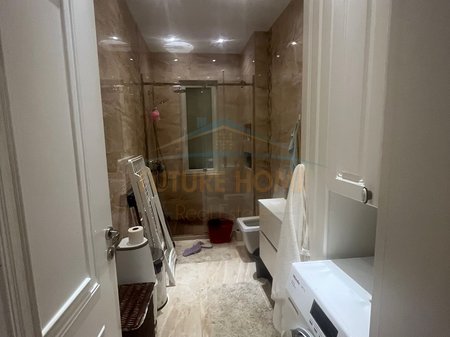 Tirane, jepet me qera apartament 2+1 Kati 1, 140 m² 1.200 € 