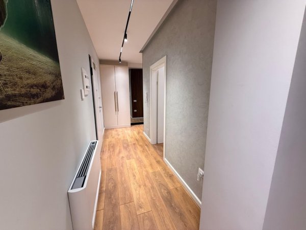 Tirane, jepet me qera apartament 2+1 Kati 5, 1.200 € 