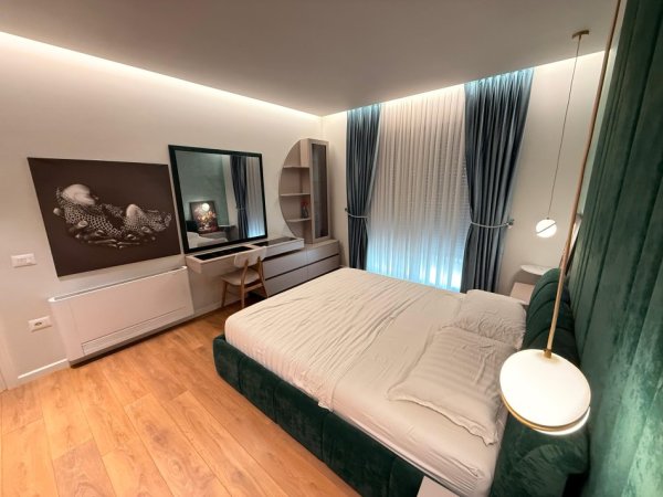 Tirane, jepet me qera apartament 2+1 Kati 5, 1.200 € 