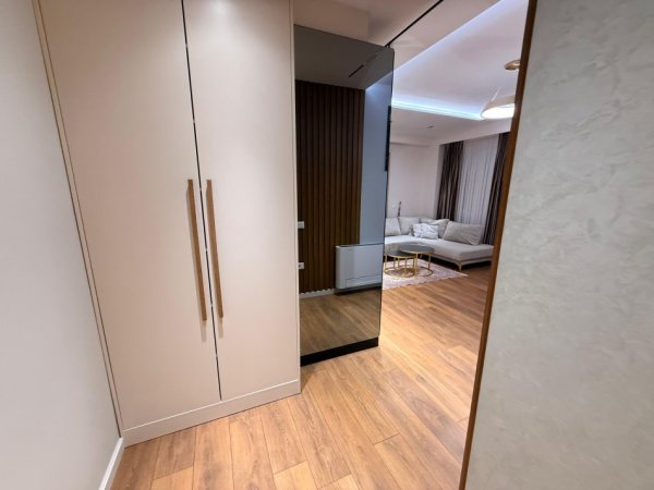 Tirane, jepet me qera apartament 2+1 Kati 5, 1.200 € 
