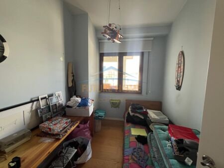 Tirane, jepet me qera apartament 3+1 Kati 1, 97 m² 800 € 