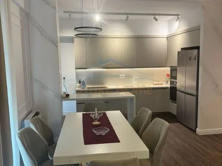 Tirane, jepet me qera apartament 3+1 Kati 4, 127 m² 1.500 € 