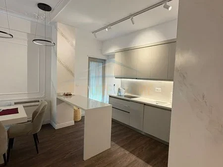 Tirane, jepet me qera apartament 3+1 Kati 4, 127 m² 1.500 € 