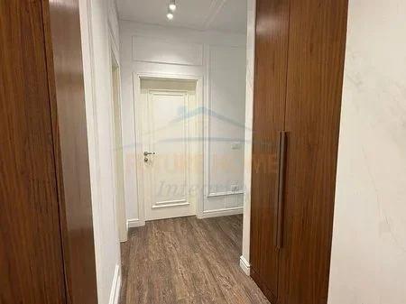 Tirane, jepet me qera apartament 3+1 Kati 4, 127 m² 1.500 € 