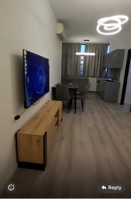 Tirane, jepet me qera apartament 1+1+Ballkon Kati 2, 90 m² 650 € (Stacioni i trenit)