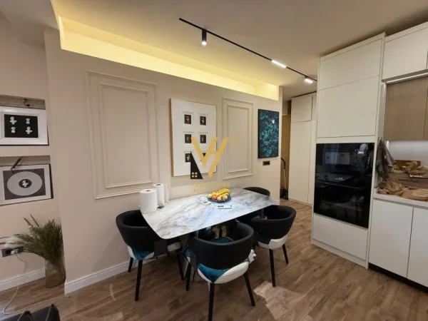 Tirane, jepet me qera apartament 2+1+Ballkon Kati 1, 88 m² 950 € (RRUGA PETI)